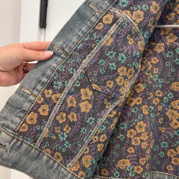 Amazon Embroidered Jacket - Picture 3 of 3